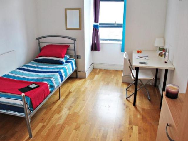 Room for rent in Limehouse, Greater London