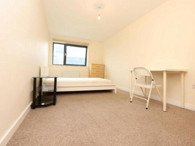 Room for rent in Maryland, Greater London