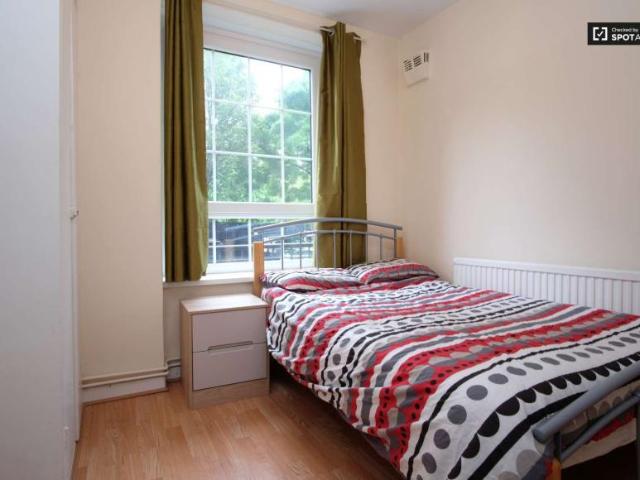 Room for rent in Lyons, Greater London