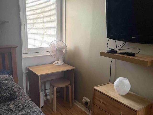 Room for rent in Lyons, Greater London