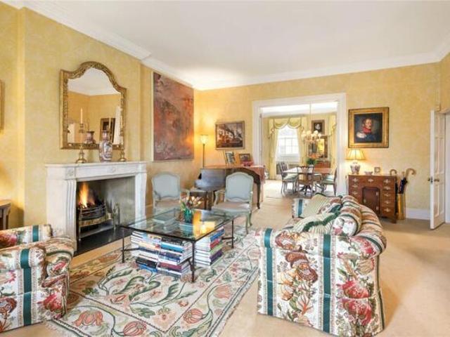 Room for sale in Belgravia, Greater London