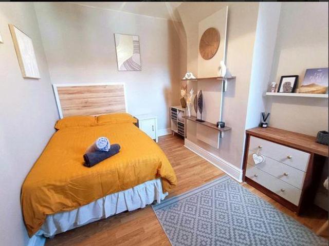 Room for rent in Calderstones