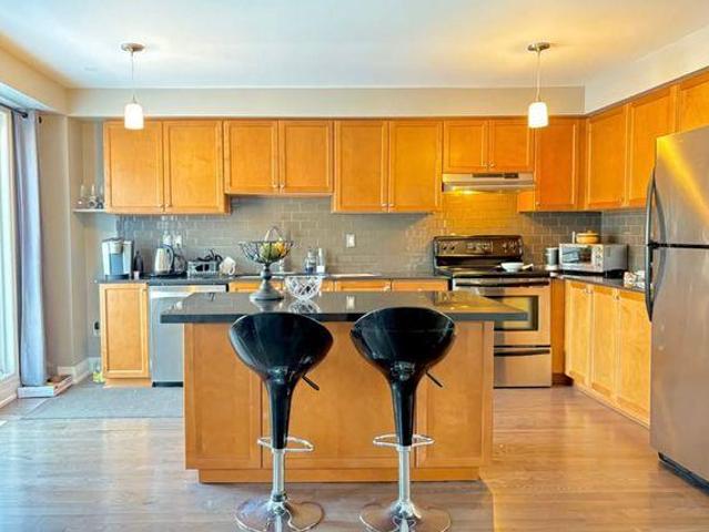 Room for rent in Pickering