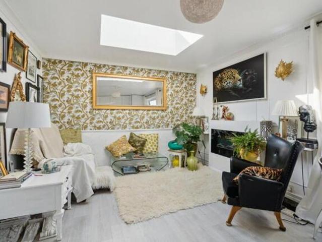 Room for sale in The Cedars Estate, Batchworth