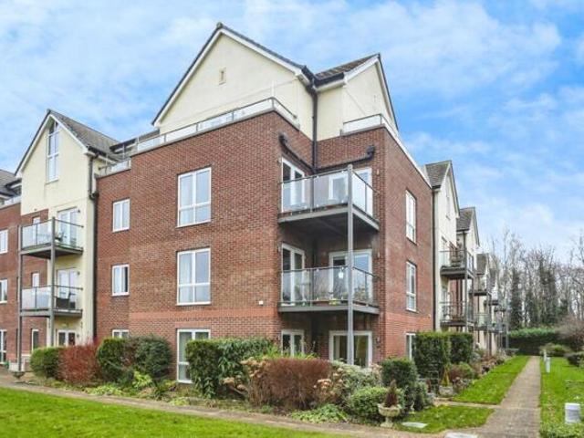 Room for sale in Heaton Moor, Greater Manchester