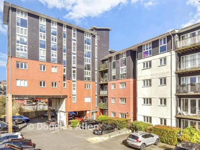 Room for sale in Wickford