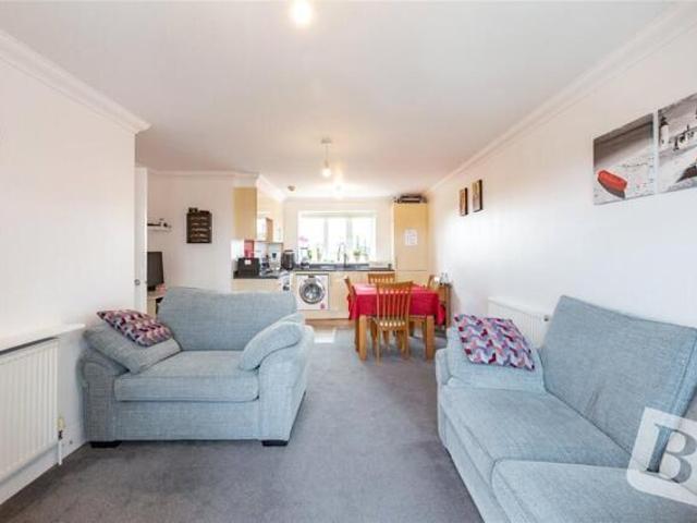 Room for sale in Wickford