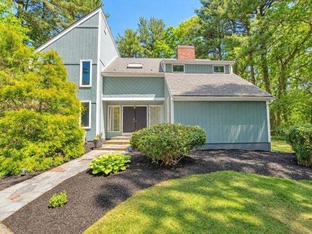 House for sale in Sharon, Norfolk County