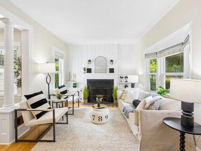House for sale in Sharon Heights, Sharon