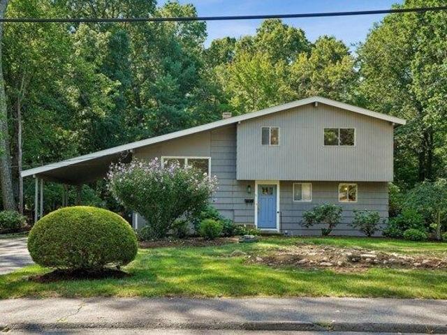 House for sale in Sharon, Norfolk County