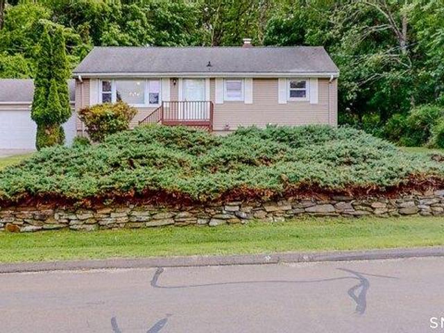 House for sale in Shelton, Connecticut