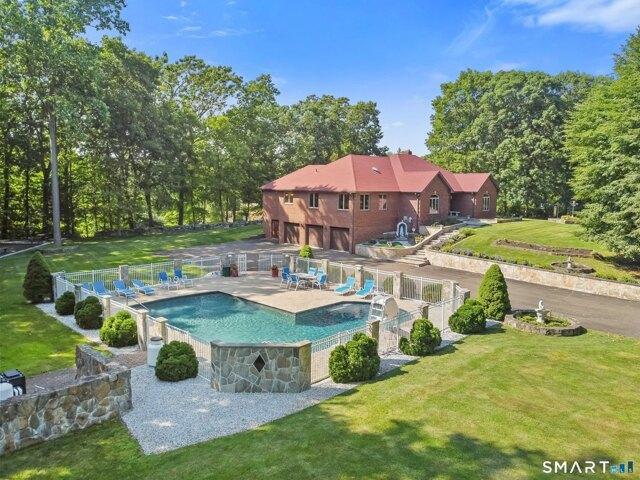 House for sale in Shelton, Connecticut