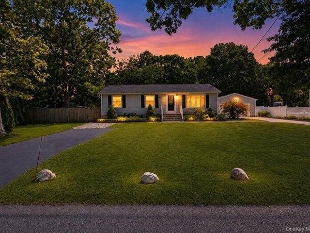 House for sale in Centereach, New York