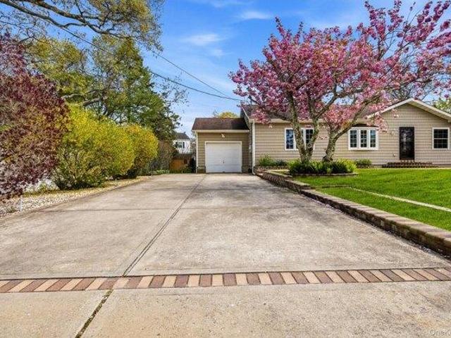 House for sale in Centereach, New York