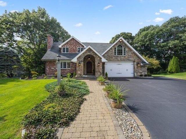 House for sale in Shrewsbury, Worcester County