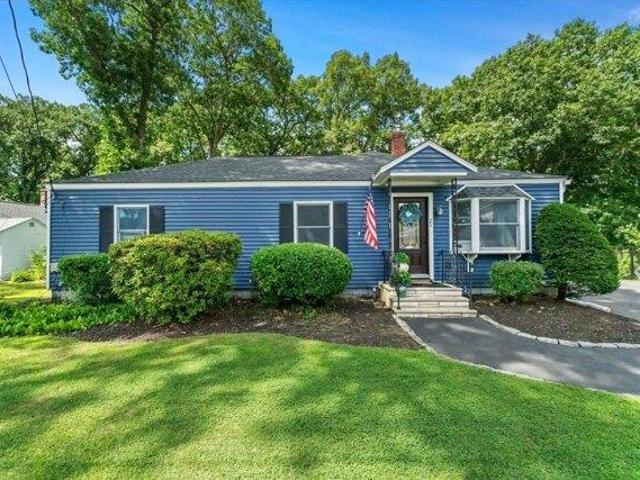 House for sale in Shrewsbury, Worcester County