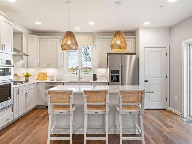 Condo for sale in Shrewsbury, Worcester County