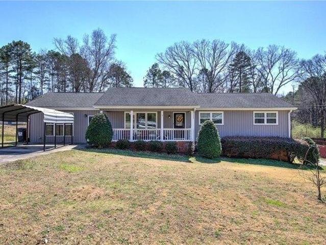 House for sale in Silver Creek, Georgia