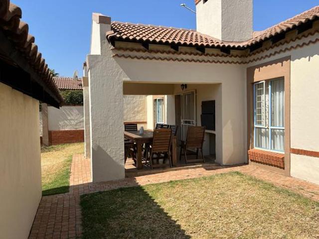 House for rent in Waterkloof, Gauteng
