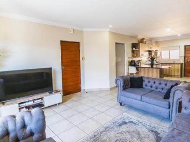 House for rent in Waterkloof, Gauteng
