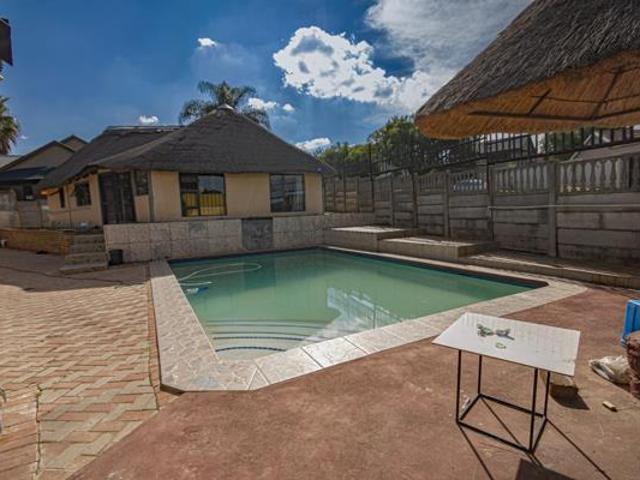 Apartment for rent in Nooitgedacht, Gauteng