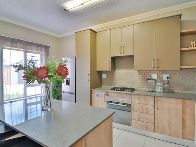 House for rent in Waterkloof, Gauteng