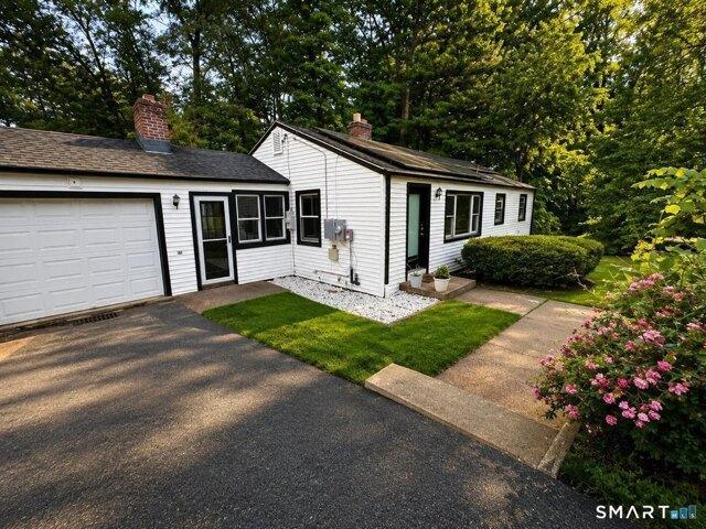 House for sale in Simsbury, Connecticut