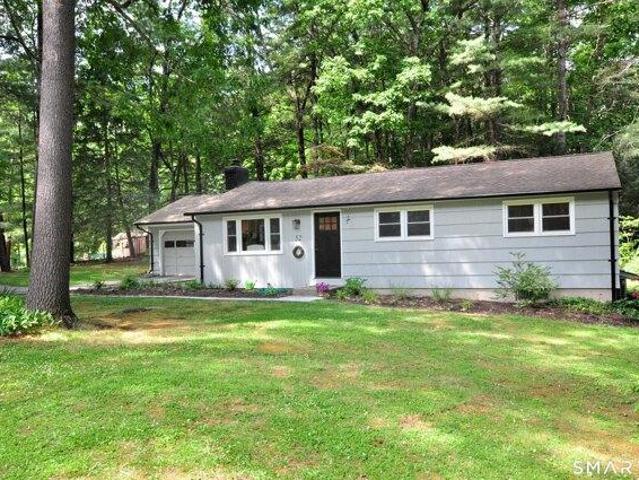 House for sale in Simsbury, Connecticut