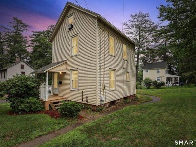 House for sale in Simsbury, Connecticut
