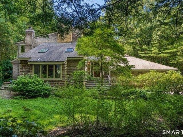 House for sale in Simsbury, Connecticut