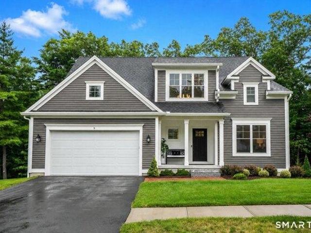 House for sale in Simsbury, Connecticut