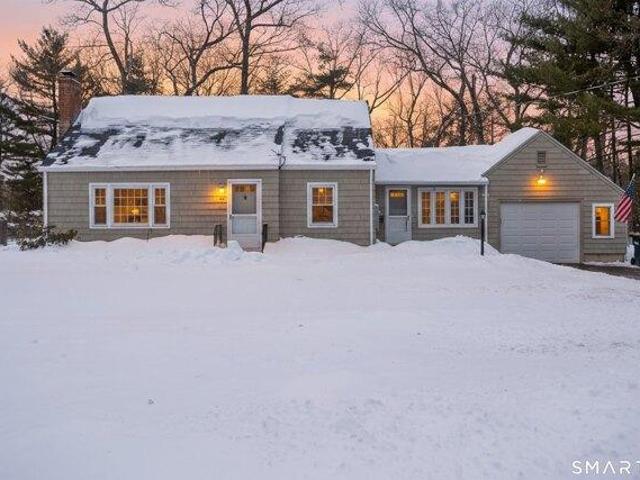 House for sale in Simsbury, Connecticut