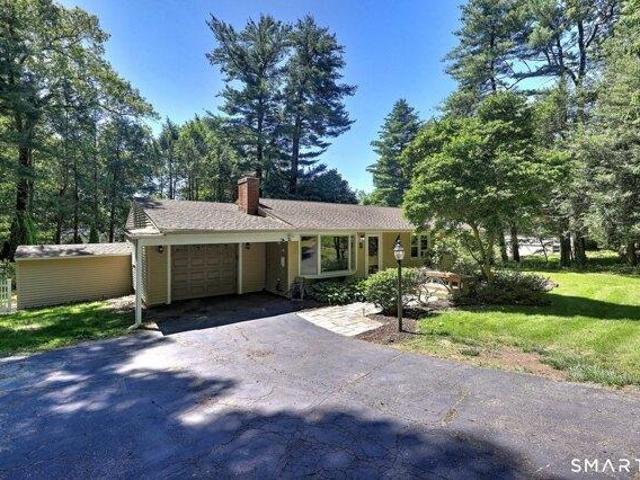 House for sale in Simsbury, Connecticut