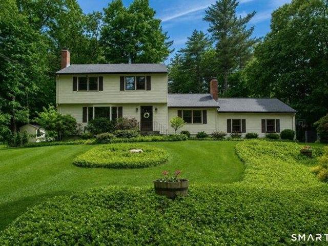House for sale in Simsbury, Connecticut
