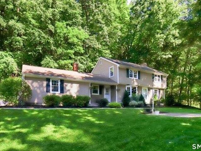House for sale in Simsbury, Connecticut