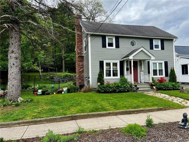 House for sale in Smithfield, Rhode Island