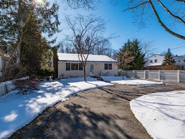 House for sale in Smithtown, New York