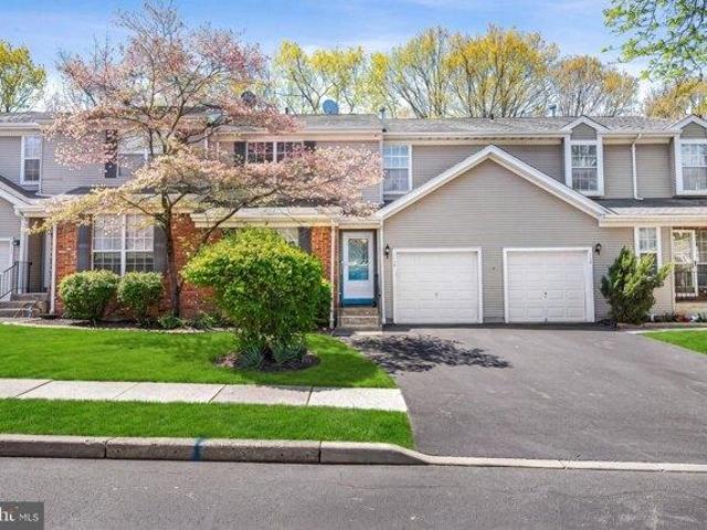 House for sale in Kendall Park, New Jersey