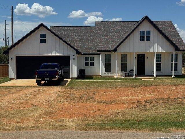 House for sale in Somerset, Texas