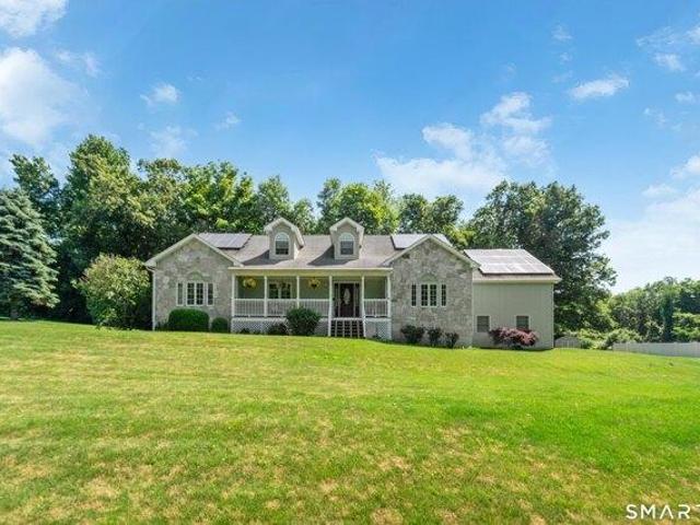 House for sale in Oxford, Connecticut