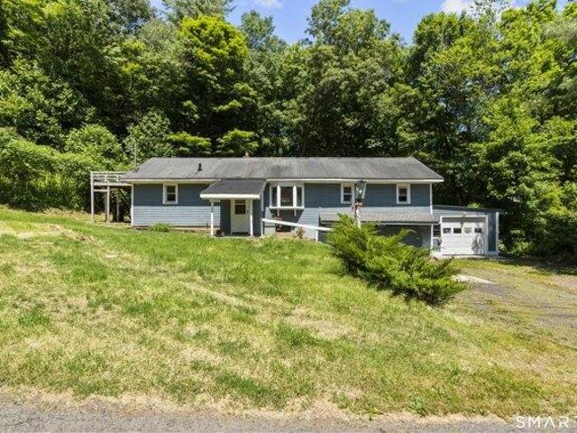 House for sale in Southbury, Connecticut