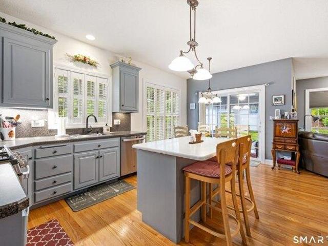 Condo for sale in Southington, Connecticut