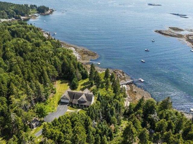 House for sale in Southport, Maine