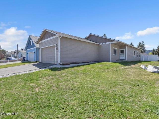 House for sale in Spirit Lake