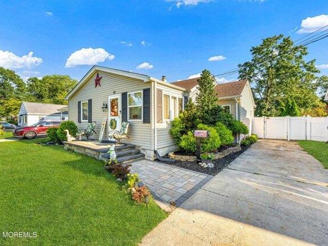 House for sale in Spotswood, New Jersey
