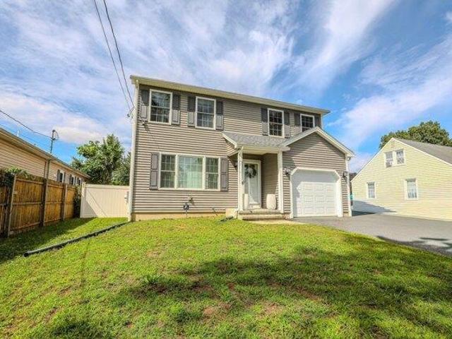 House for sale in Pine Point, Springfield
