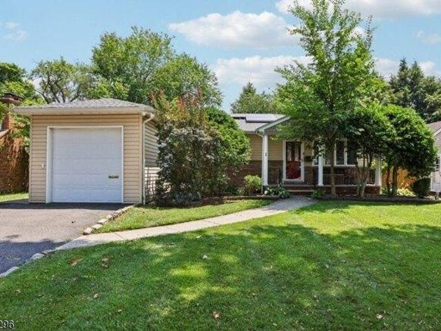 House for sale in Springfield, New Jersey