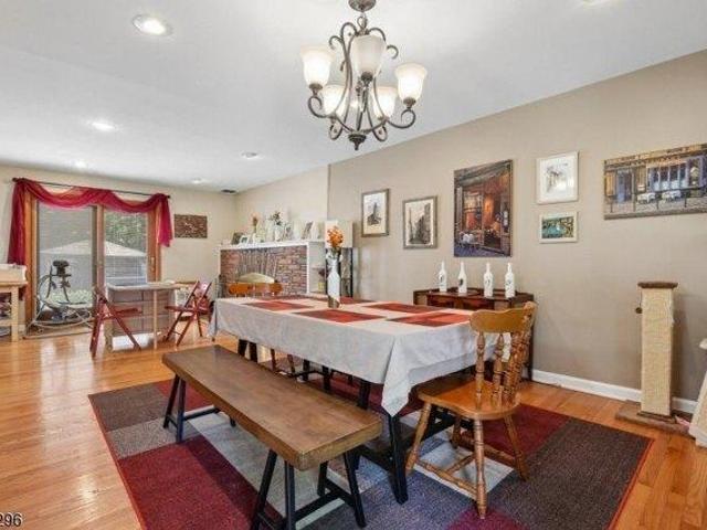 House for sale in Springfield, New Jersey