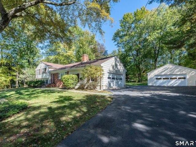 House for sale in Riverbank, Stamford