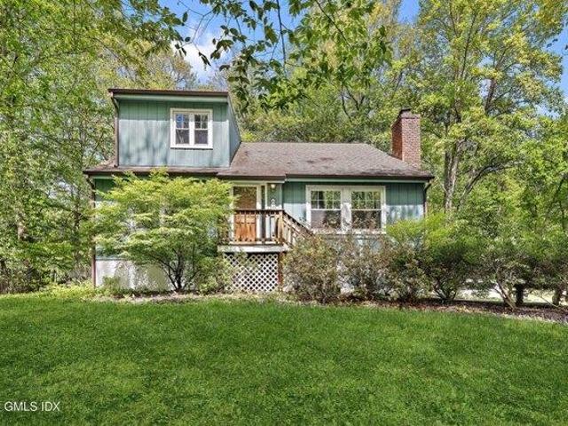 House for sale in Hunting Ridge, Stamford